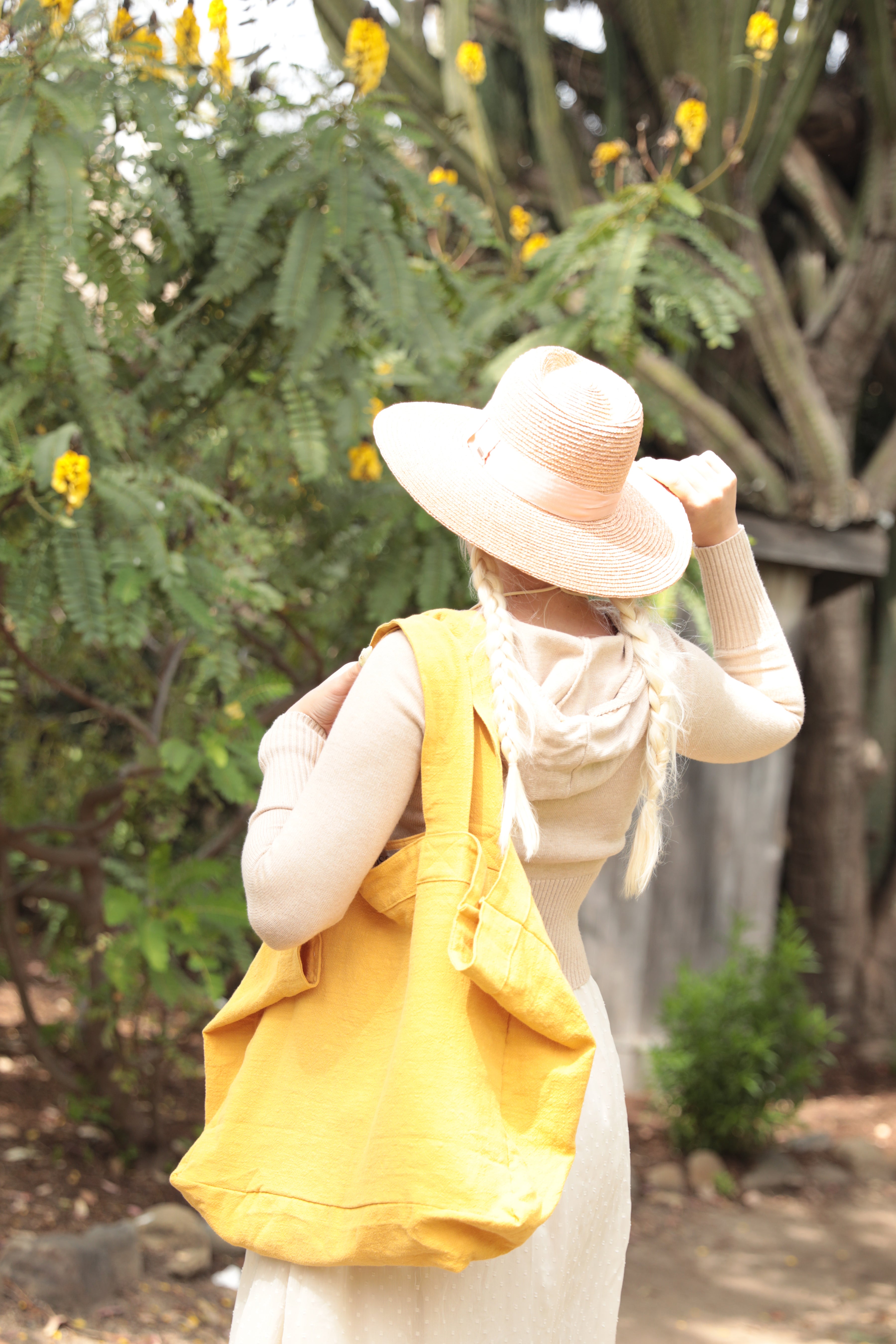Nossilac Linen Tote Bag 